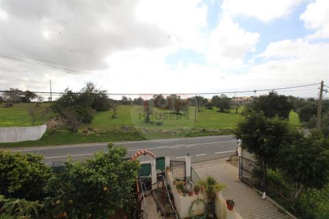 Apartamento T2 - Primeiro andar de Moradia Bi-Familiar