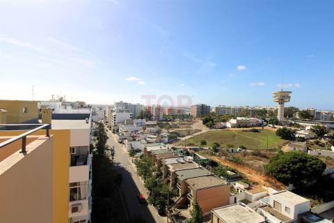 Penthouse T4+1 com Terraço Panorâmico e dois estacionamentos