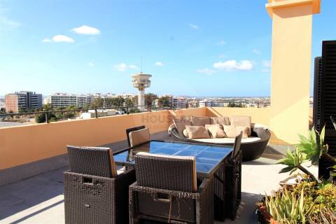 Penthouse T4+1 com Terraço Panorâmico e dois estacionamentos