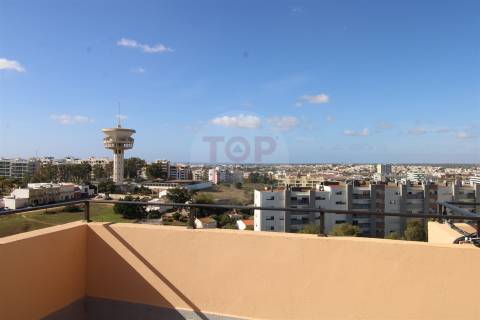 Penthouse T4+1 com Terraço Panorâmico e dois estacionamentos