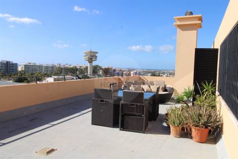 Penthouse T4+1 com Terraço Panorâmico e dois estacionamentos