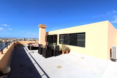 Penthouse T4+1 com Terraço Panorâmico e dois estacionamentos