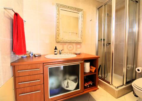 Penthouse T4+1 com Terraço Panorâmico e dois estacionamentos