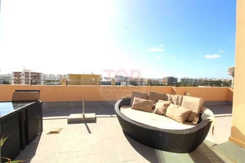 Penthouse T4+1 com Terraço Panorâmico e dois estacionamentos