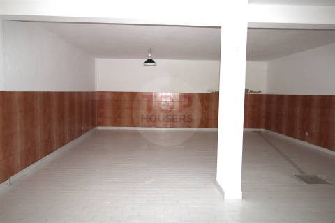 Loja Comercial com 117m² em Olhão – A 5 Minutos da Baixa