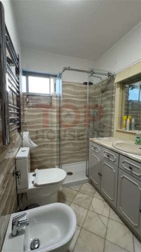 Apartamento T4 com elevador no centro de Faro