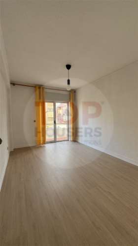 Apartamento T4 com elevador no centro de Faro