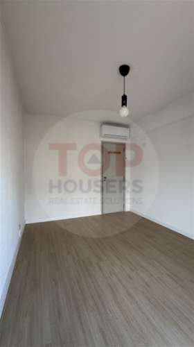 Apartamento T4 com elevador no centro de Faro