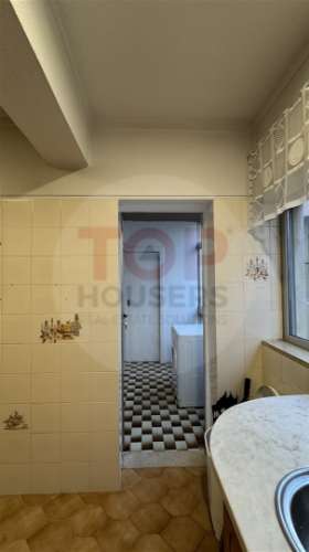 Apartamento T4 com elevador no centro de Faro