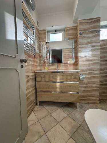 Apartamento T4 com elevador no centro de Faro