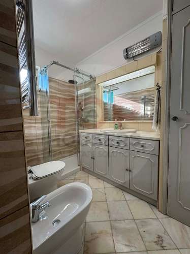 Apartamento T4 com elevador no centro de Faro