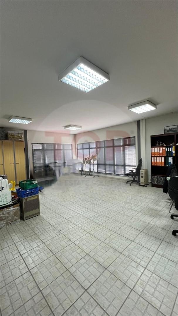 Armazém Comercial em Olhão com 1.850 m² de terreno e Área coberta / implantação: 815 m²