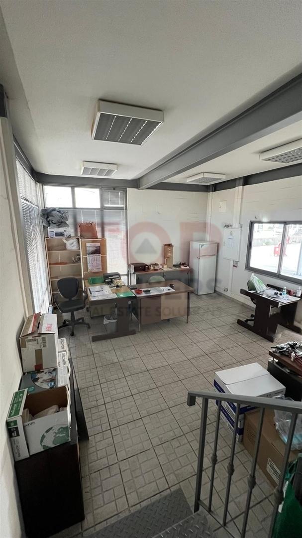 Armazém Comercial em Olhão com 1.850 m² de terreno e Área coberta / implantação: 815 m²