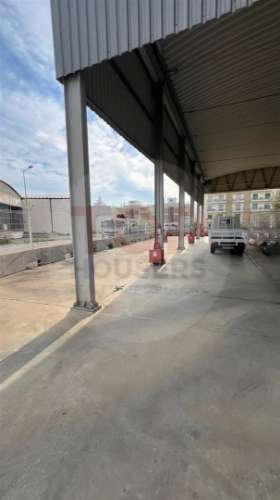 Armazém Comercial em Olhão com 1.850 m² de terreno e Área coberta / implantação: 815 m²