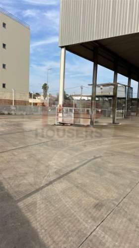 Armazém Comercial em Olhão com 1.850 m² de terreno e Área coberta / implantação: 815 m²