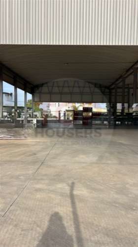 Armazém Comercial em Olhão com 1.850 m² de terreno e Área coberta / implantação: 815 m²