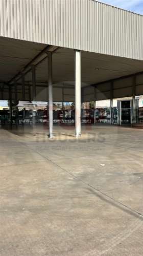 Armazém Comercial em Olhão com 1.850 m² de terreno e Área coberta / implantação: 815 m²