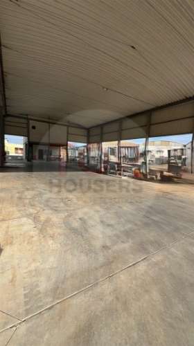 Armazém Comercial em Olhão com 1.850 m² de terreno e Área coberta / implantação: 815 m²