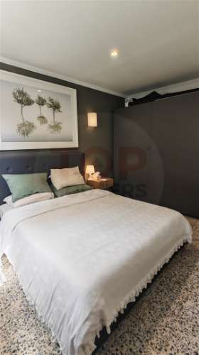 Moradia T3 + T1 com garagem e espaço exterior.