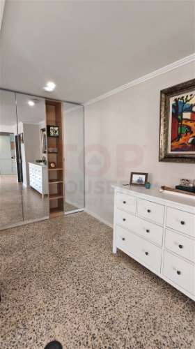 Moradia T3 + T1 com garagem e espaço exterior.