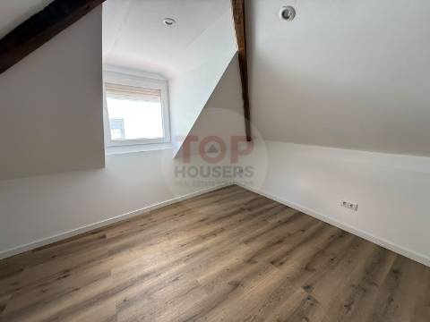 Vila Irene - Conjunto Habitacional Multifrações com Elevado Potencial de Rentabilidade