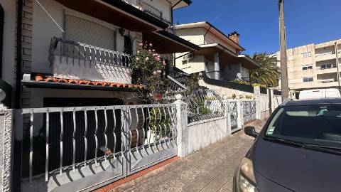 Moradia Geminada T6 Venda em Gondomar (São Cosme), Valbom e Jovim,Gondomar