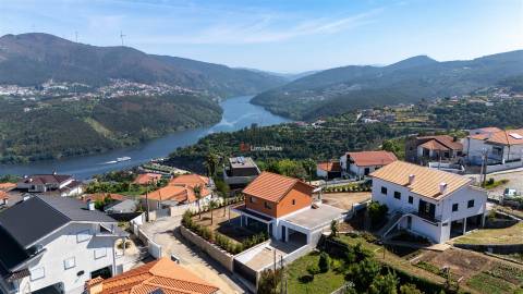 Moradia Isolada T3 Venda em Raiva, Pedorido e Paraíso,Castelo de Paiva
