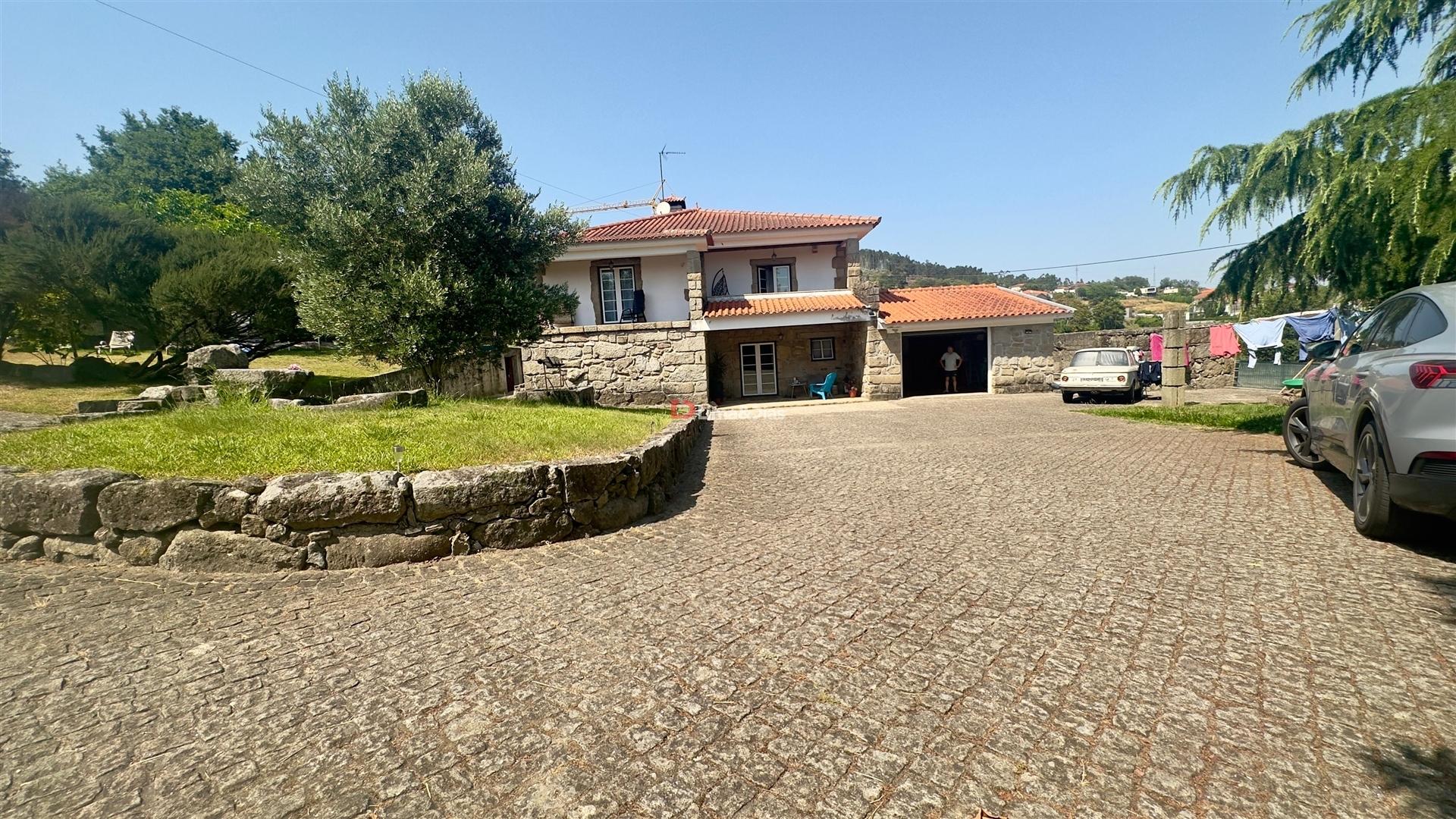 Moradia em Banda T3 Venda em Oliveira (Santa Maria),Vila Nova de Famalicão