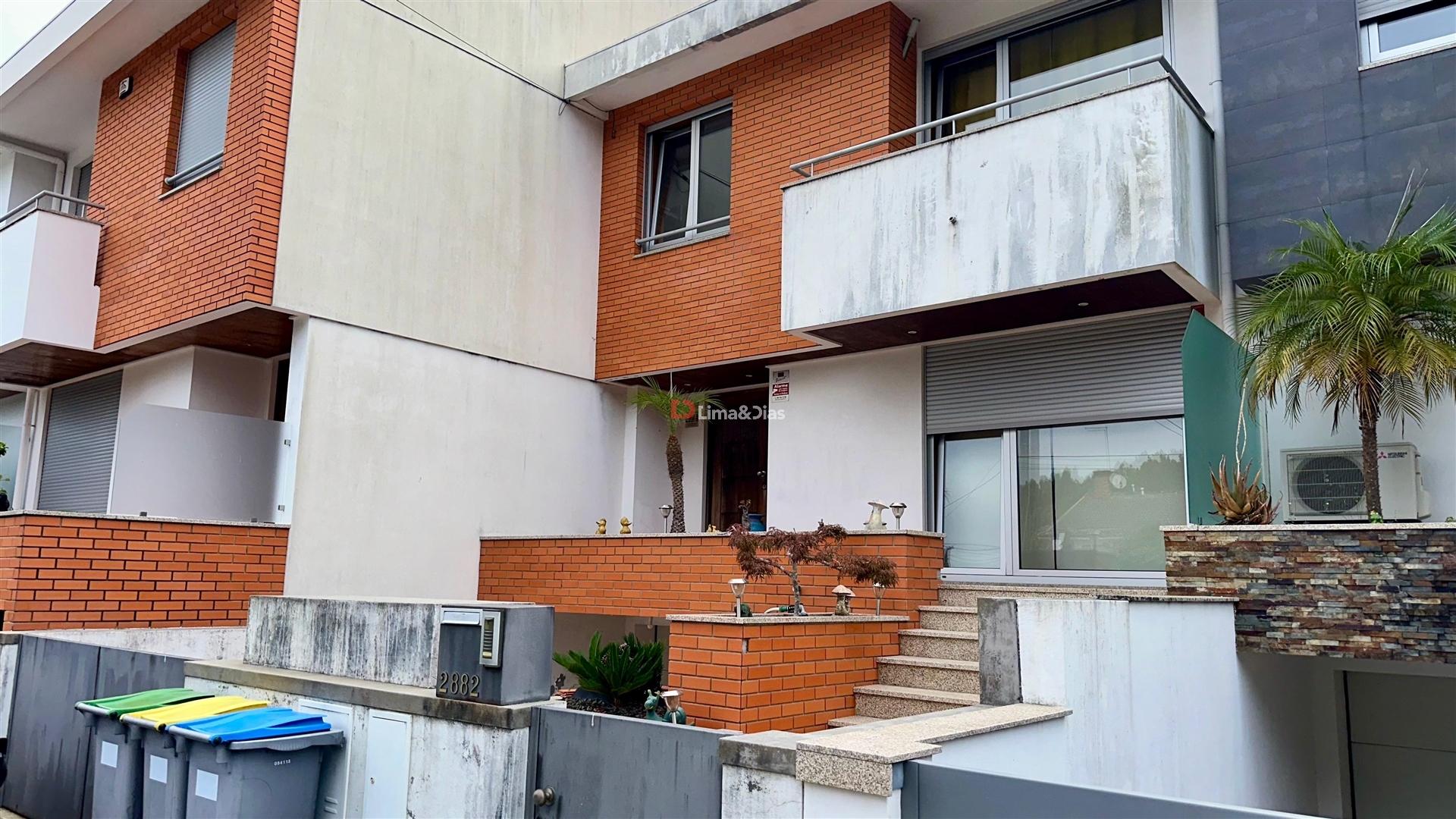 Moradia em Banda T4 Venda em Canedo, Vale e Vila Maior,Santa Maria da Feira
