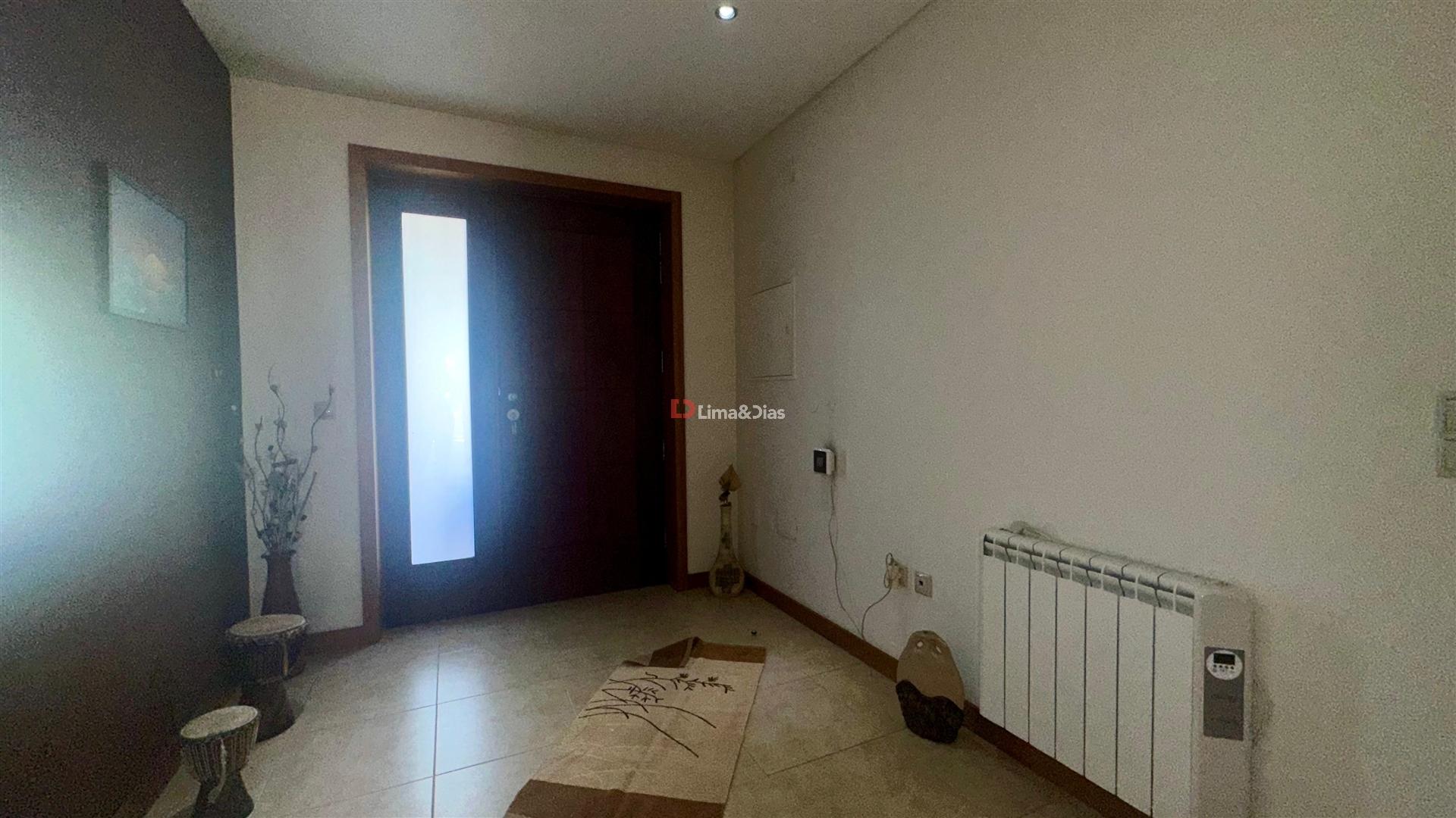 Moradia em Banda T4 Venda em Canedo, Vale e Vila Maior,Santa Maria da Feira