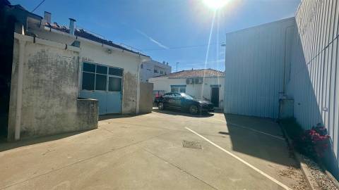 Armazém, Industria em Oliveira do Douro