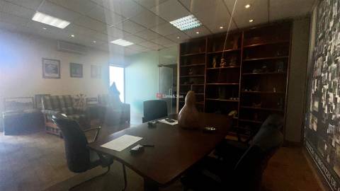 Armazém, Industria em Oliveira do Douro