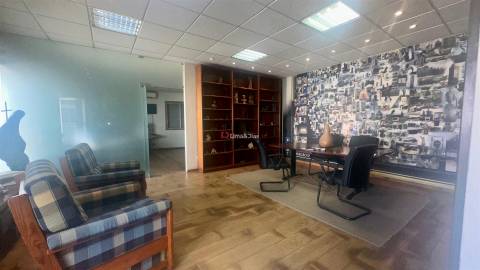 Armazém, Industria em Oliveira do Douro