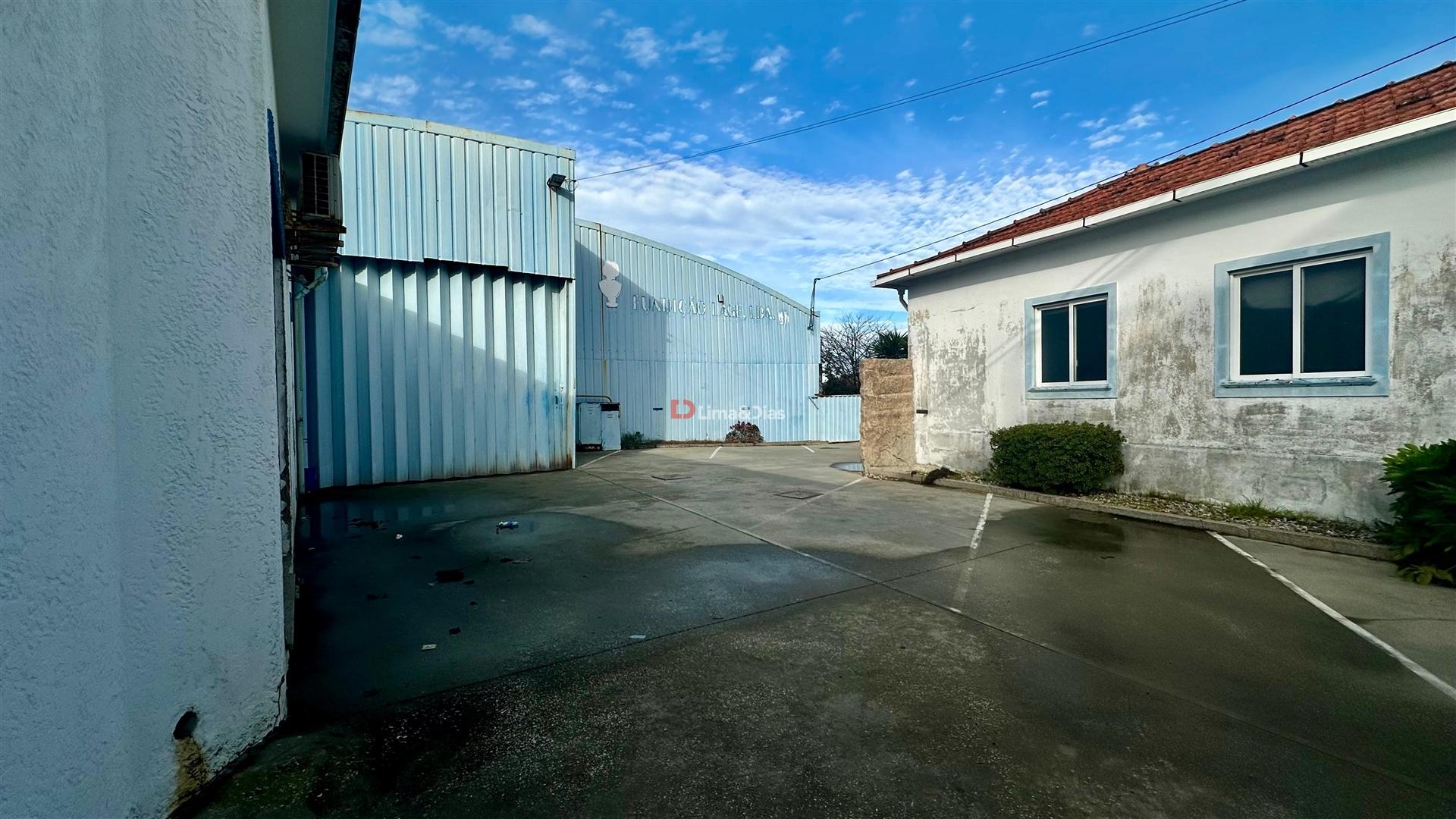 Armazém, Industria em Oliveira do Douro