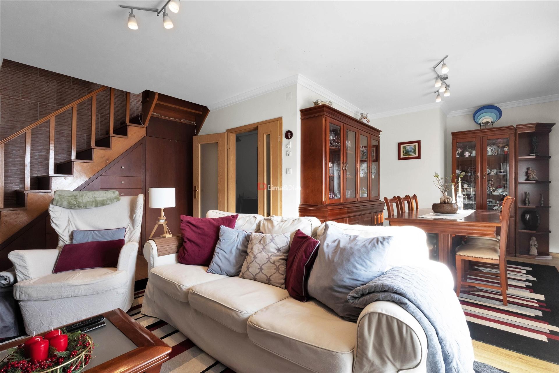 T-3 Duplex em Paredes