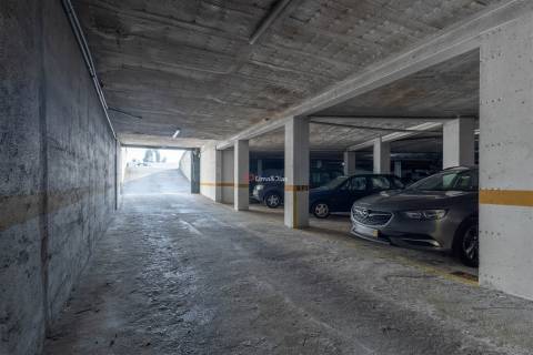 T-3 Duplex em Paredes