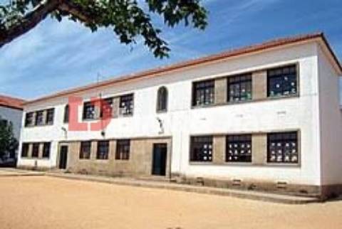 T-2 com terraço S. P. Oleiros