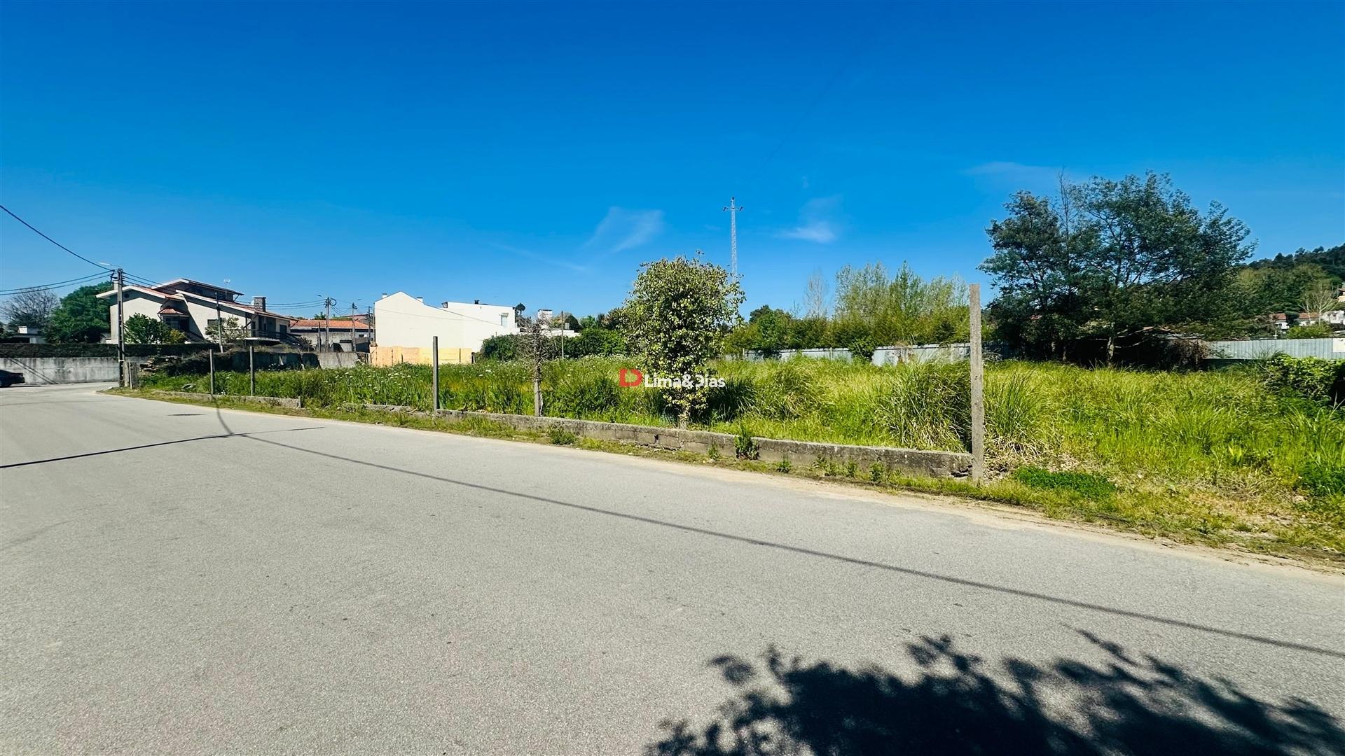 Terreno com 511 m² à Venda | Projeto Aprovado para 2 Moradias