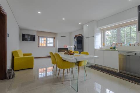 Moradia de Prestígio com Espaço, Conforto e Potencial Único
