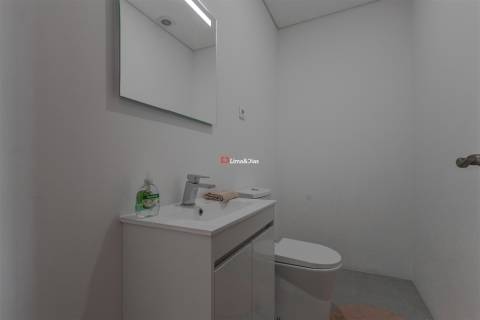 Moradia de Prestígio com Espaço, Conforto e Potencial Único