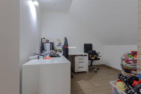 Moradia de Prestígio com Espaço, Conforto e Potencial Único