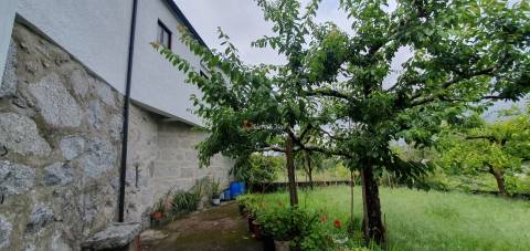 Moradia Isolada T3 Venda em Revelhe,Fafe