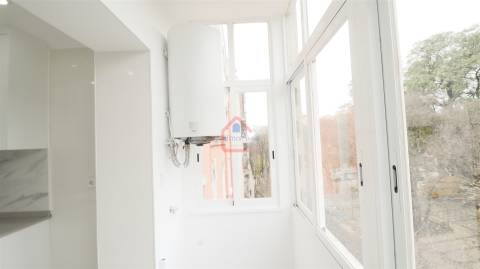 Apartamento T1 em Arroios, Moderno/Remodelado/Com Elevadores/Venda/339500/Ref AT0137