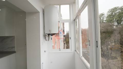 Apartamento T1 em Arroios, Moderno/Remodelado/Com Elevadores/Venda/339500/Ref AT0137