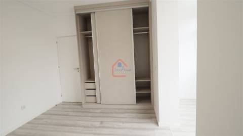 Apartamento T1 em Arroios, Moderno/Remodelado/Com Elevadores/Venda/339500/Ref AT0137