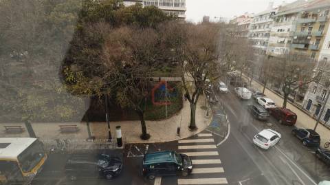 Apartamento T1 em Arroios, Moderno/Remodelado/Com Elevadores/Venda/339500/Ref AT0137