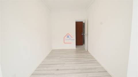 Apartamento T1 em Arroios, Moderno/Remodelado/Com Elevadores/Venda/339500/Ref AT0137