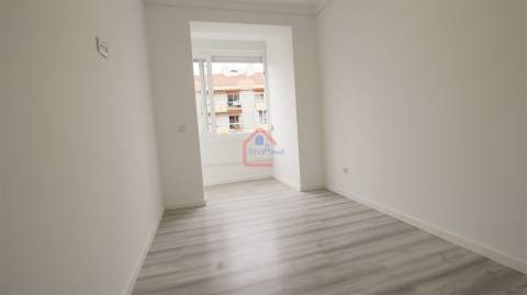 Apartamento T1 em Arroios, Moderno/Remodelado/Com Elevadores/Venda/339500/Ref AT0137