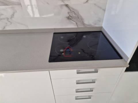 Apartamento T2 renovado na Praceta 1º de Maio, Monte Abrão em frente á estação dos comboios