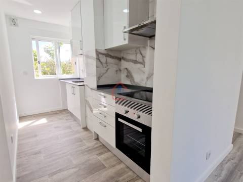 Apartamento T2 Venda em Rio de Mouro,Sintra
